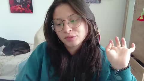 Snapshot of yessica_gomez01 chatting on May 4, 2026, 10:06 pm yessica_gomez01 online show from May 4, 2026, 10:06 pm
