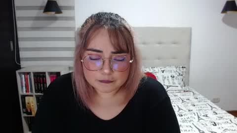 hii i am yini online show from April 8, 2026, 2:55 am