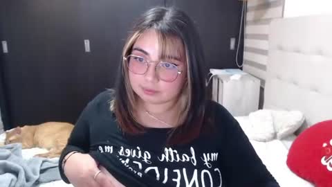 hii i am yini online show from June 22, 2026, 4:20 am