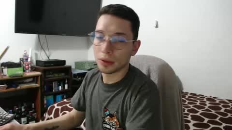 yinmao08 online show from February 19, 2026, 12:50 am