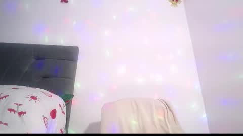 Yiny online show from November 24, 2025, 10:04 am