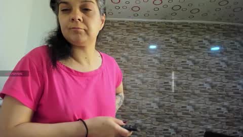 Snapshot of yinyyanghot chatting on December 5, 2025, 10:13 am yinyyanghot online show from December 5, 2025, 10:13 am