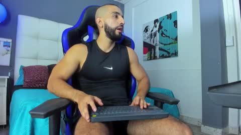 Yiyo online show from September 25, 2025, 10:13 pm