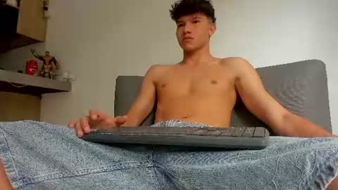 yizus_bonz online show from July 29, 2026, 2:59 pm