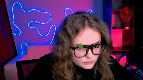 Ylia online show from April 13, 2026, 2:22 pm