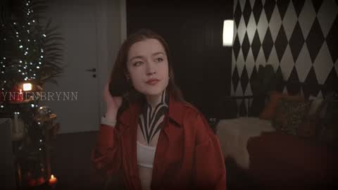 ynnenbrynn online show from December 19, 2024, 9:29 am