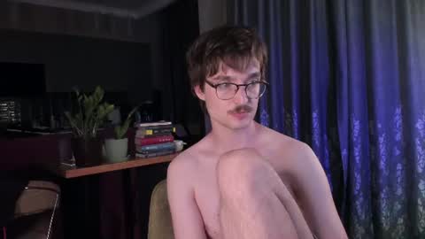 Snapshot of yoga_pizza_420 chatting on August 4, 2026, 10:23 pm Max online show from August 4, 2026, 10:23 pm