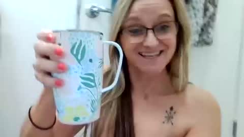 yogabuttttttt online show from July 10, 2026, 6:39 am