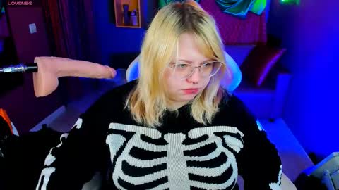 Snapshot of yoki_shizuko chatting on January 19, 2026, 6:28 am Yoki online show from January 19, 2026, 6:28 am