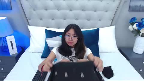 Snapshot of yommi_winx chatting on March 11, 2025, 8:09 am Yommi Winx online show from March 11, 2025, 8:09 am