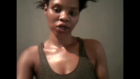 amazingkellyxx online show from January 6, 2025, 2:03 pm