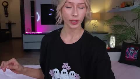  Wilma  online show from October 31, 2025, 3:46 pm