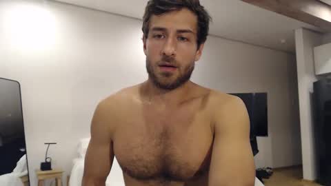 Yoooups online show from October 18, 2025, 7:36 pm