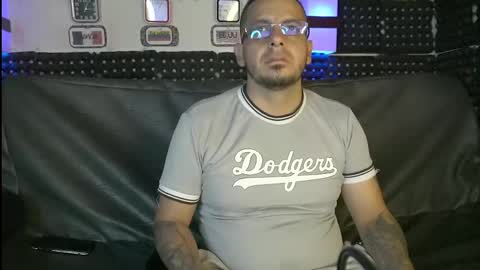 Snapshot of yorsandulce chatting on March 9, 2025, 2:07 am dulceandyors online show from March 9, 2025, 2:07 am