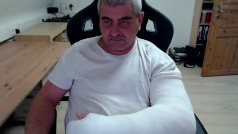 yoschi1976 online show from November 30, 2025, 10:30 am