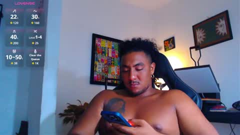 Snapshot of yosoy_enzo2020 chatting on April 22, 2026, 5:21 am Enzo online show from April 22, 2026, 5:21 am