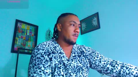 Snapshot of yosoy_enzo2020 chatting on May 11, 2026, 5:13 am Enzo online show from May 11, 2026, 5:13 am
