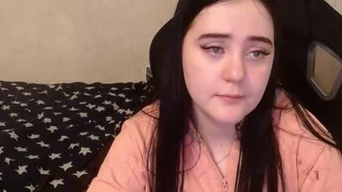 Snapshot of your_8a8y chatting on December 4, 2024, 6:06 pm your_8a8y online show from December 4, 2024, 6:06 pm