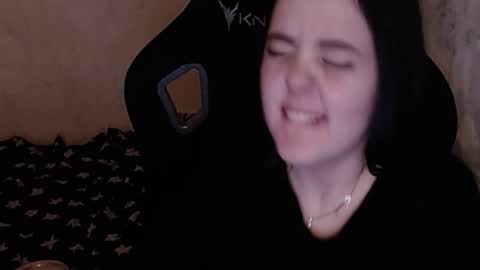 Snapshot of your_8a8y chatting on December 11, 2024, 6:20 pm your_8a8y online show from December 11, 2024, 6:20 pm