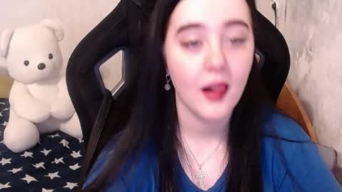 Snapshot of your_8a8y chatting on December 17, 2024, 9:17 am your_8a8y online show from December 17, 2024, 9:17 am