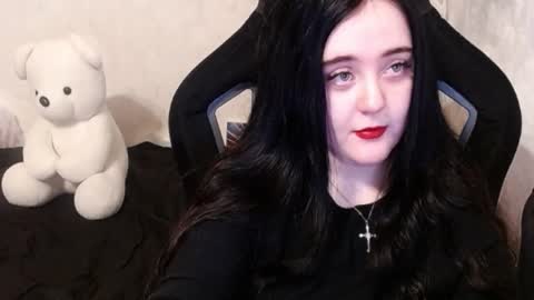 Snapshot of your_8a8y chatting on December 18, 2024, 11:24 am your_8a8y online show from December 18, 2024, 11:24 am