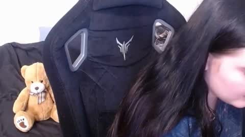 Snapshot of your_8a8y chatting on March 5, 2025, 8:00 am your_8a8y online show from March 5, 2025, 8:00 am