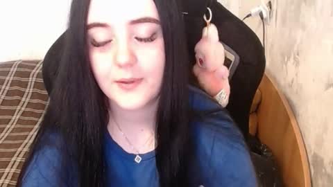 Snapshot of your_8a8y chatting on September 9, 2025, 12:05 pm your_8a8y online show from September 9, 2025, 12:05 pm