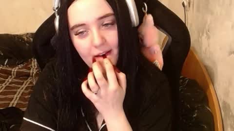 Snapshot of your_8a8y chatting on September 18, 2025, 4:31 pm your_8a8y online show from September 18, 2025, 4:31 pm