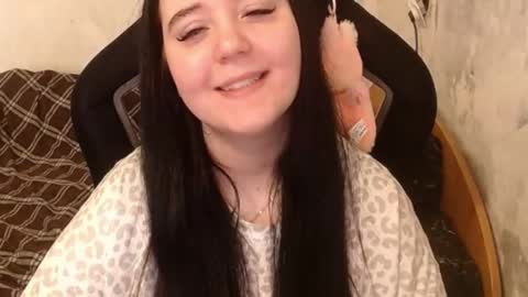 Snapshot of your_8a8y chatting on September 23, 2025, 9:34 am your_8a8y online show from September 23, 2025, 9:34 am