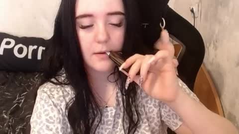 Snapshot of your_8a8y chatting on October 7, 2025, 9:06 am your_8a8y online show from October 7, 2025, 9:06 am