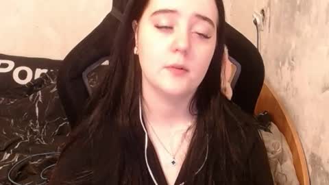 Snapshot of your_8a8y chatting on October 14, 2025, 7:31 am your_8a8y online show from October 14, 2025, 7:31 am