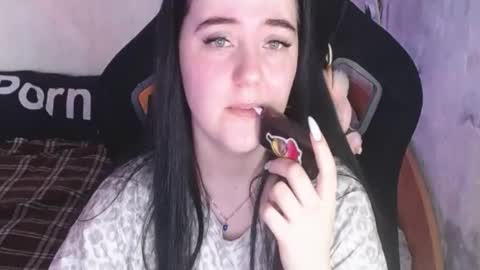 Snapshot of your_8a8y chatting on November 24, 2025, 9:31 am your_8a8y online show from November 24, 2025, 9:31 am