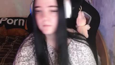 Snapshot of your_8a8y chatting on November 25, 2025, 6:57 am your_8a8y online show from November 25, 2025, 6:57 am