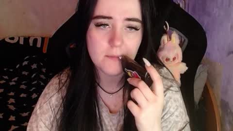 Snapshot of your_8a8y chatting on December 22, 2025, 2:41 am your_8a8y online show from December 22, 2025, 2:41 am