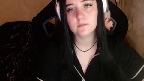 Snapshot of your_8a8y chatting on January 13, 2026, 4:18 am your_8a8y online show from January 13, 2026, 4:18 am