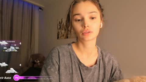 Snapshot of your__voice chatting on October 16, 2025, 7:37 pm Camilla online show from October 16, 2025, 7:37 pm