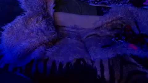 Taylor Tash online show from April 12, 2026, 5:01 am