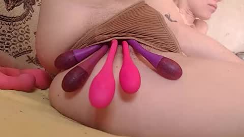 Snapshot of your_emilygush chatting on February 19, 2026, 9:05 am Emily online show from February 19, 2026, 9:05 am