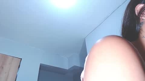 your_latin_girl online show from March 5, 2026, 2:51 am