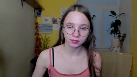 Leslie online show from December 16, 2024, 1:42 am