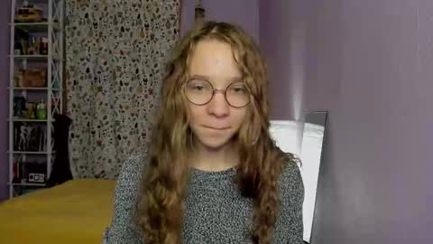 Leslie online show from September 21, 2025, 5:03 pm