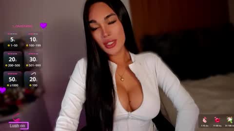 Miss Larah online show from December 3, 2025, 3:58 am