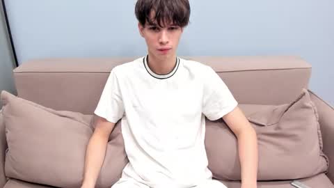 your_shy_guy online show from February 8, 2026, 3:21 am