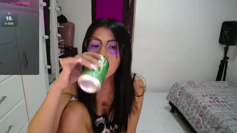 Snapshot of your_slutty_doll_ chatting on February 10, 2025, 4:52 am Danna online show from February 10, 2025, 4:52 am
