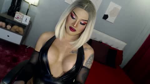 TRICXIEBELLE online show from November 7, 2025, 11:49 pm