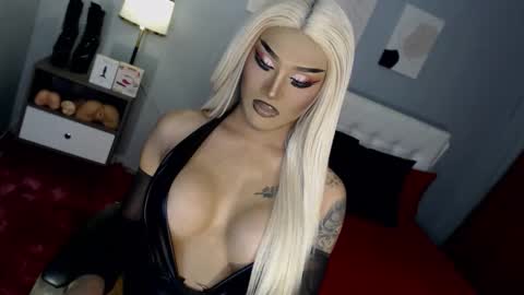 TRICXIEBELLE online show from December 1, 2025, 10:26 pm