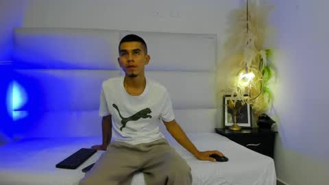 Snapshot of your_wrist chatting on April 27, 2026, 12:36 pm Angel online show from April 27, 2026, 12:36 pm
