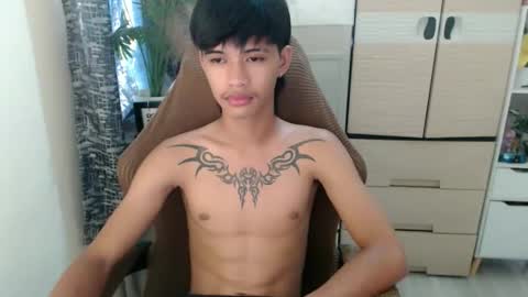 Snapshot of yourasian_eric chatting on April 9, 2026, 8:53 am yourasian_eric online show from April 9, 2026, 8:53 am