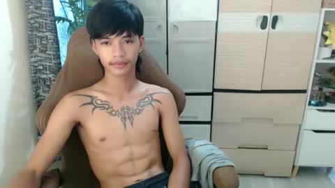 Snapshot of yourasian_eric chatting on April 11, 2026, 6:07 am yourasian_eric online show from April 11, 2026, 6:07 am