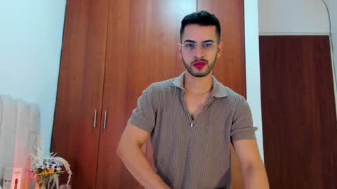 Snapshot of yourboynextdoor1 chatting on January 4, 2025, 11:00 am YOURBOYNEXTDOOR online show from January 4, 2025, 11:00 am